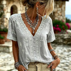 - TOP FLORAL Y ENCAJE CUELLO V