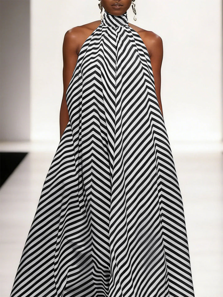 Vestido Maxi Holgado Corte En A Con Cuello Halter, Espalda Descubierta, Bolsillos Y Color En Contraste