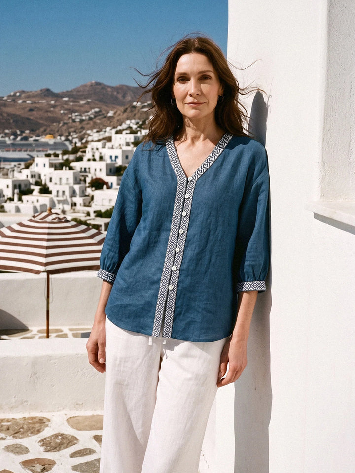 Soraya - Camisa De Lino 100% Con Escote En V Y Ribete Geométrico
