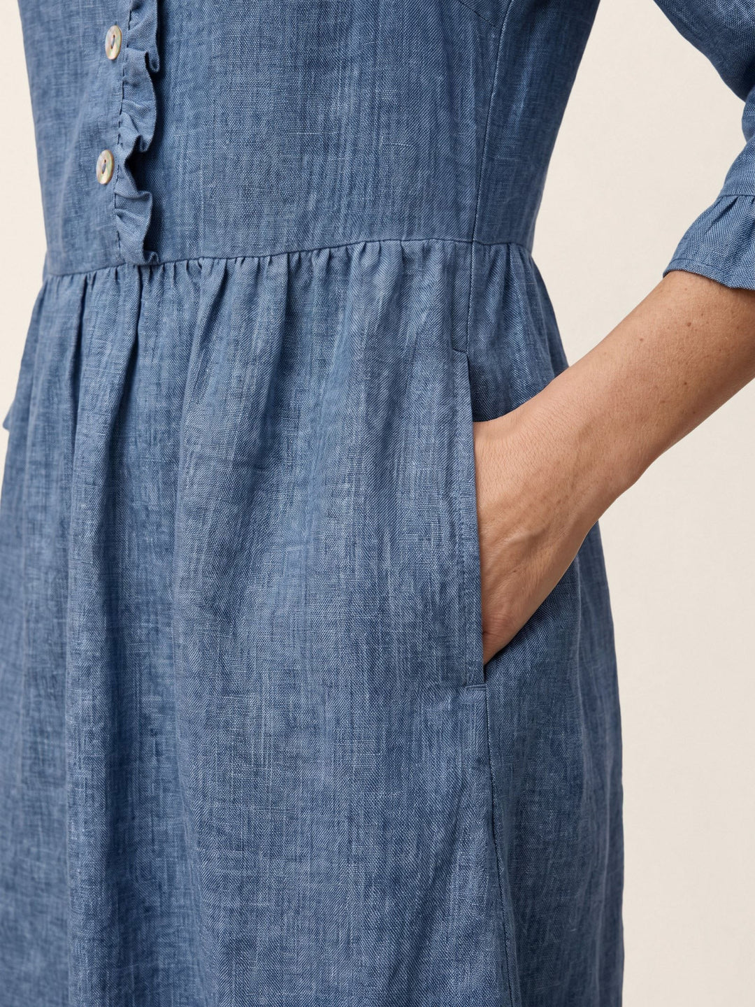 Samara | Vestido Midi Línea A De Lino Con Volantes En El Escote