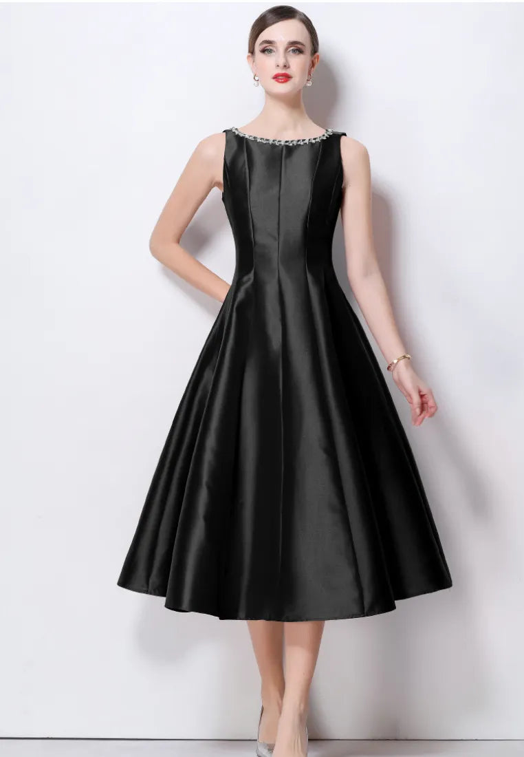 Vestido Midi de Cocktail em Cetim A-line com Decote Bordado