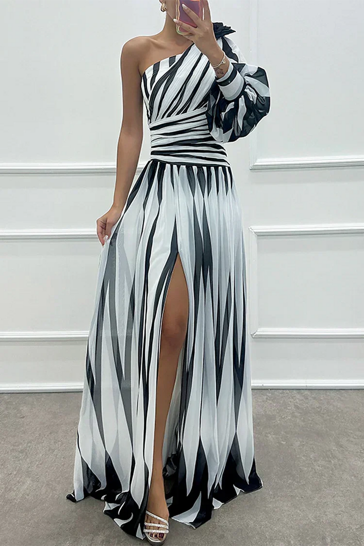 Chloe | Vestido Maxi Elegante de Um Ombro às Riscas