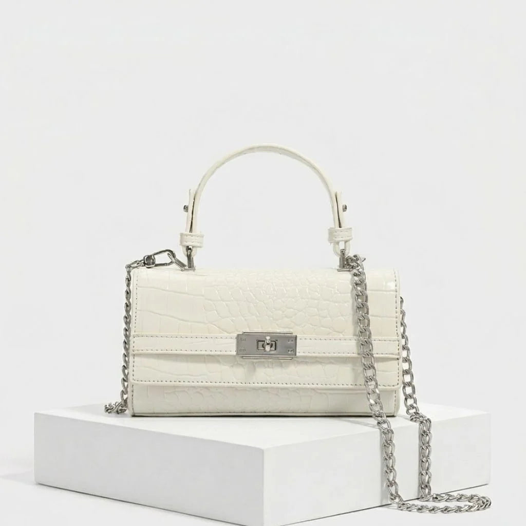 Structured Clutch with Elegant Texture and Chain for Sophisticated Occasions