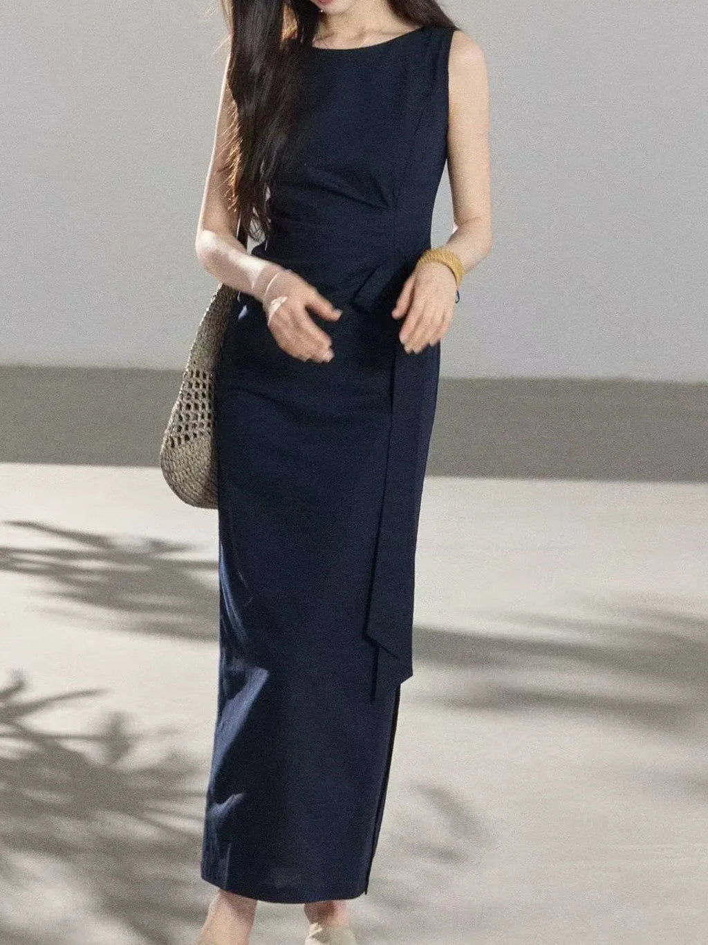 Vestido maxi lino sin mangas con nudo en la cintura k26051205