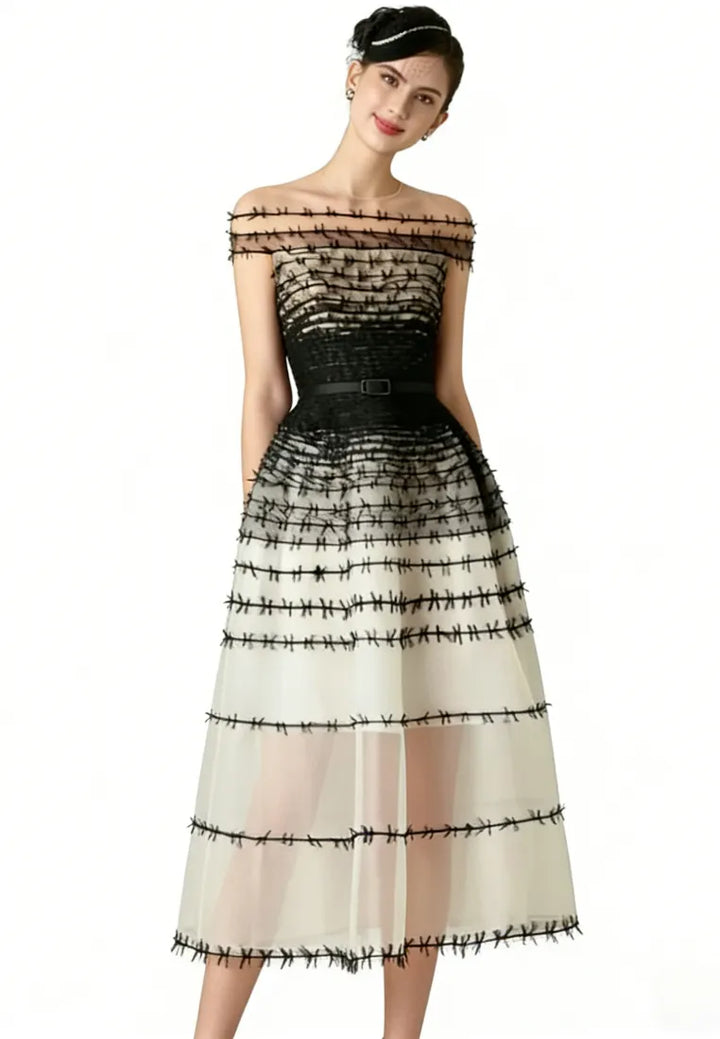 Vestido Midi Elegante Ombros Descobertos Malha e Bordado Noite