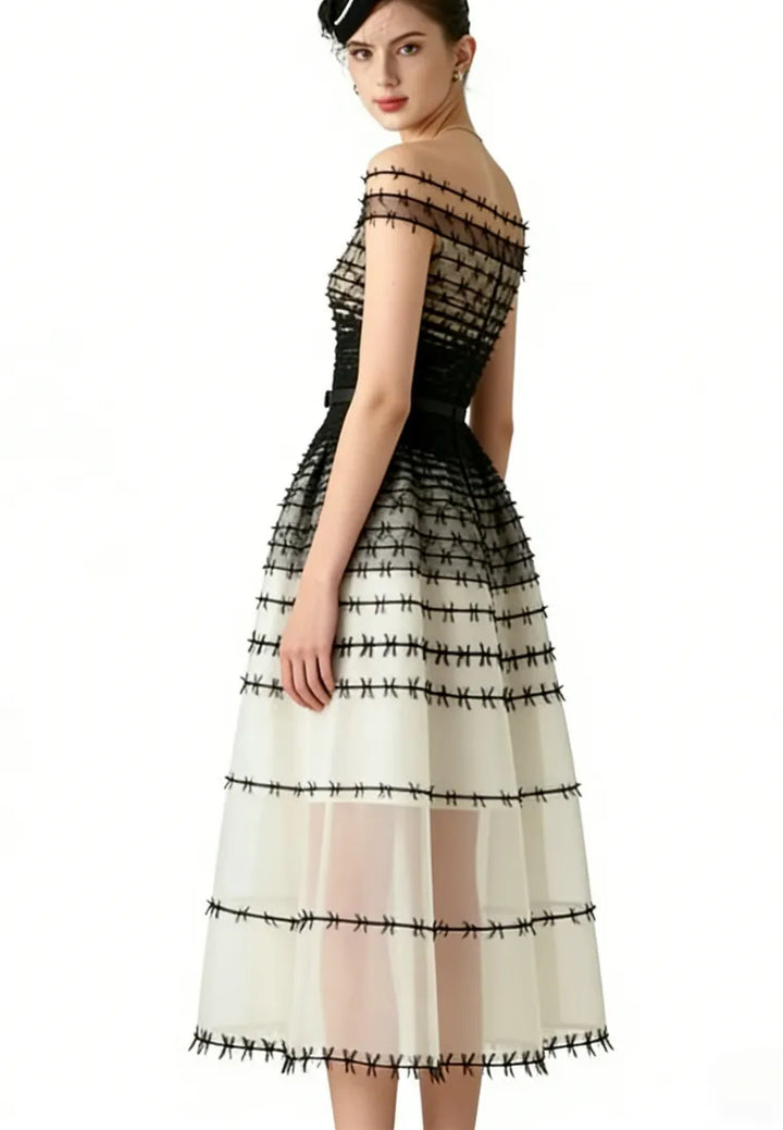 Vestido Midi Elegante Ombros Descobertos Malha e Bordado Noite