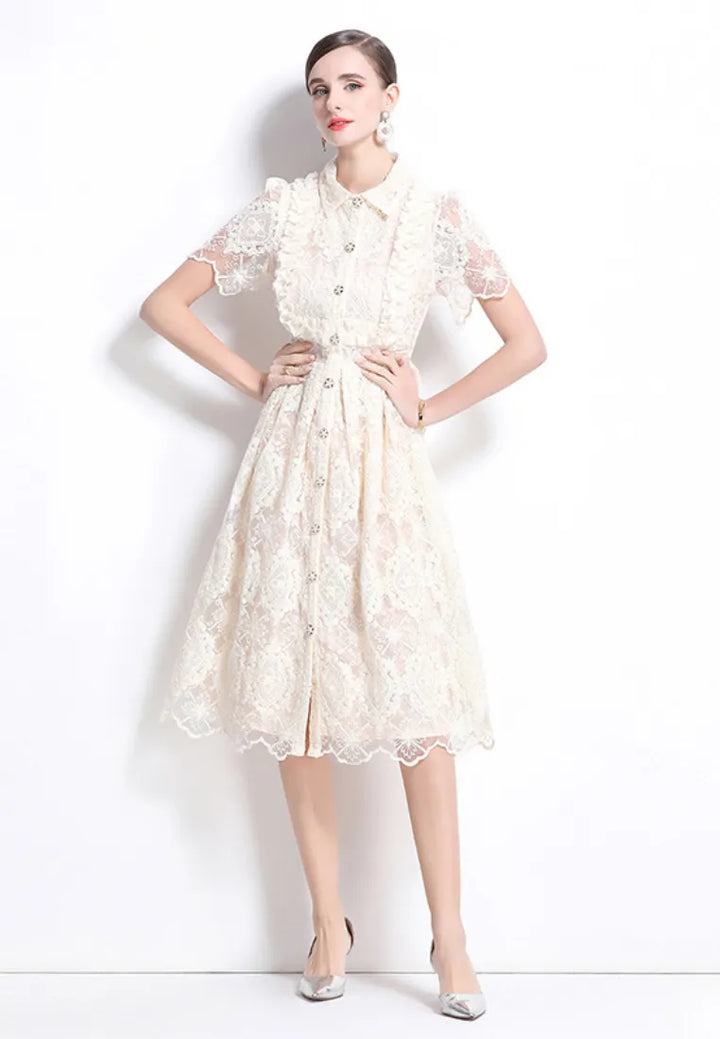 Vestido Midi Camiseiro Renda Marfim Com Gola Peter Pan E Botões Pérola