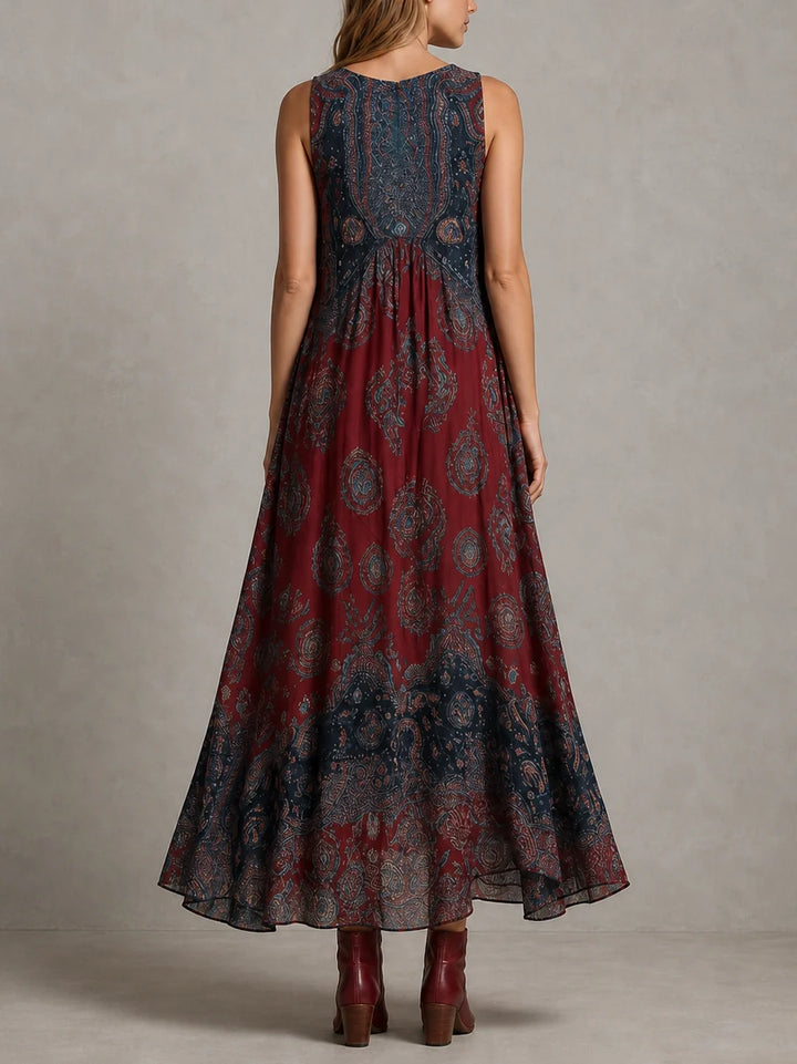 VESTIDO MAXI SOLTO SEM MANGAS COM CONTRASTE DE CORES, PREGUEADO E ESTAMPADO - DECOTE EM V