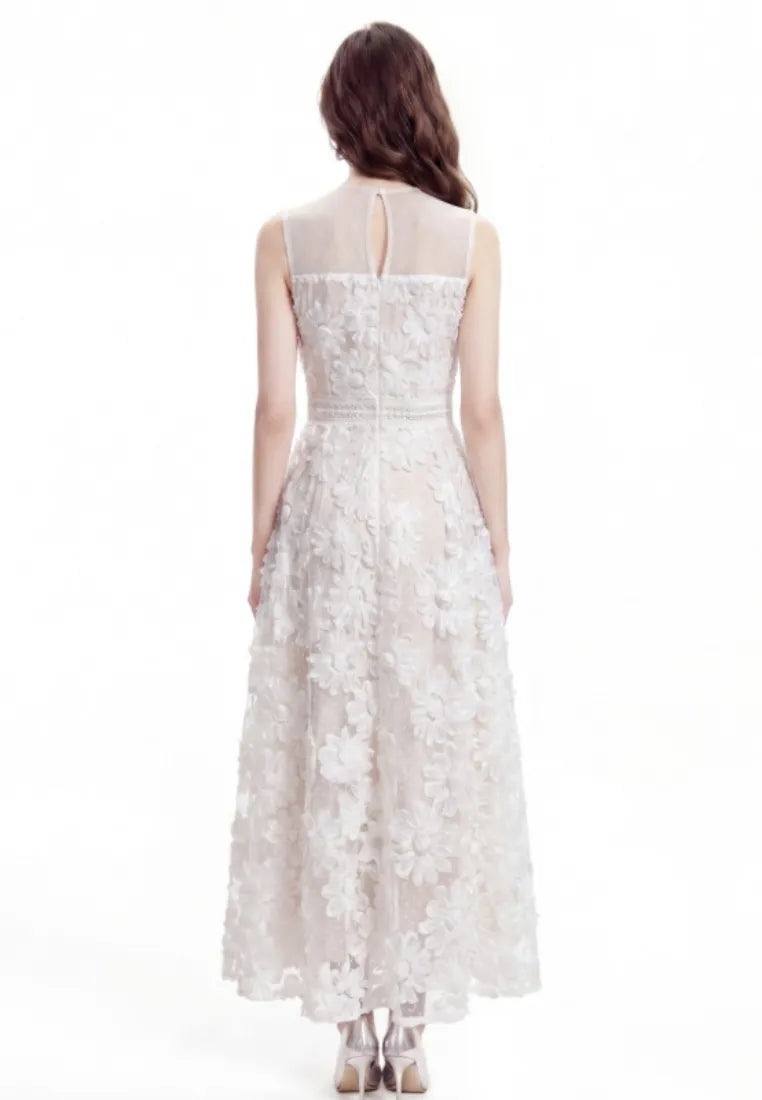 Vestido maxi tull con apliques florales 3d y escote bordado k26061504