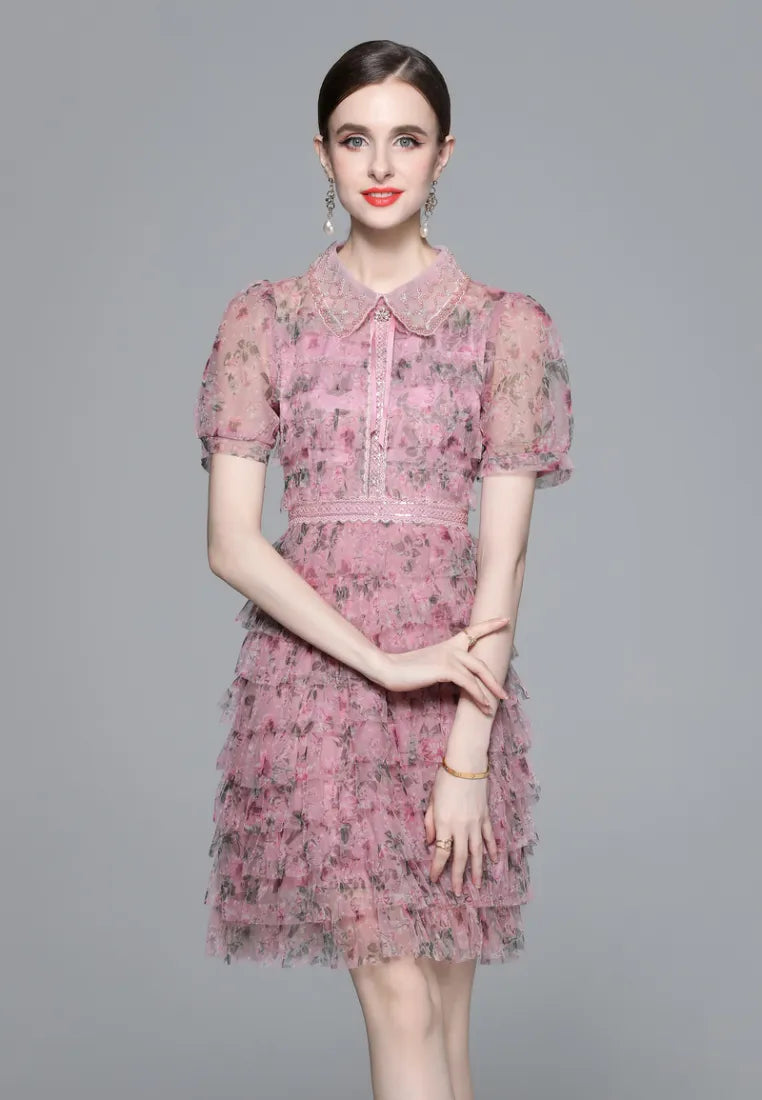 Vestido mini tul floral rosa con cuello peter pan y volantes k26061502