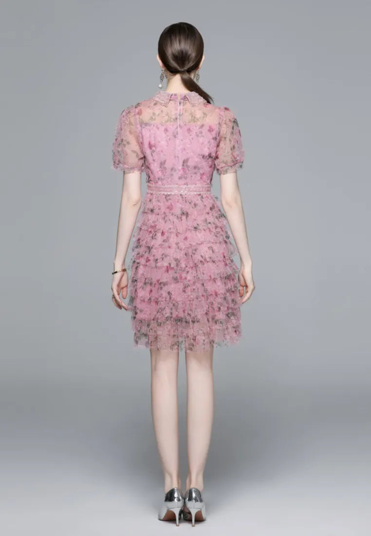 Vestido Mini em Tule Floral Rosa com Gola Peter Pan e Folhos