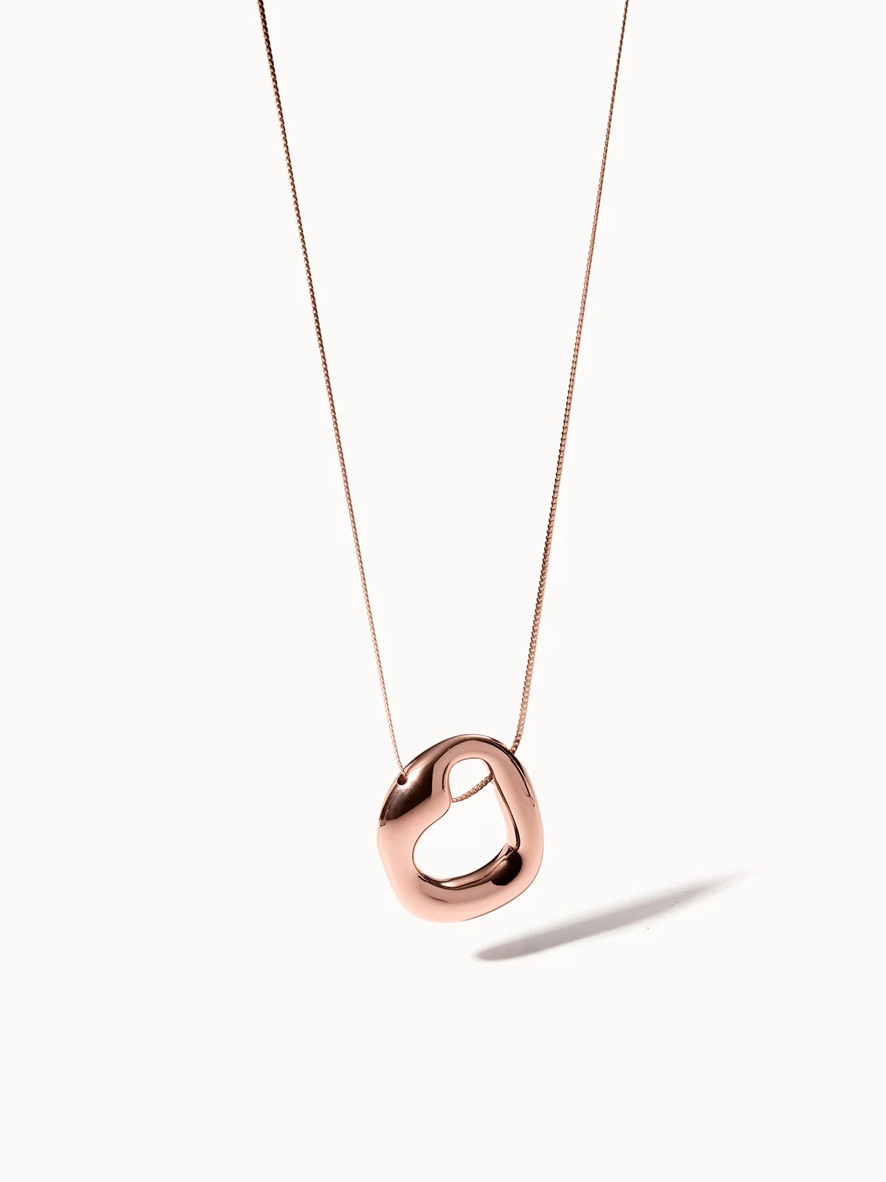 COLLAR FORMAS FLUIDAS