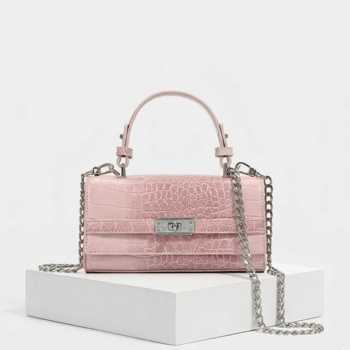 Structured Clutch with Elegant Texture and Chain for Sophisticated Occasions