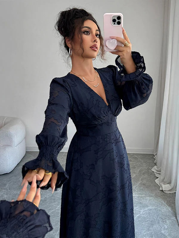 Vestido Midi Jacquard Com Folhos, Cintura Elástica, Decote Em V Profundo E Estampado De Folhas