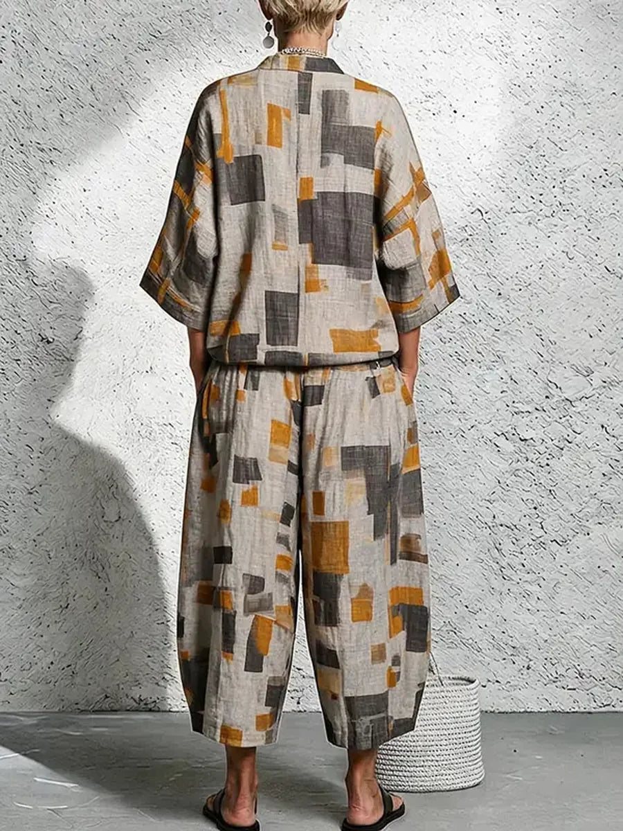 Conjunto Dos Piezas: Blusa Estampada Con Escote En V Y Manga Tres Cuartos + Pantalón Cropped Con Elástico Y Bolsillos