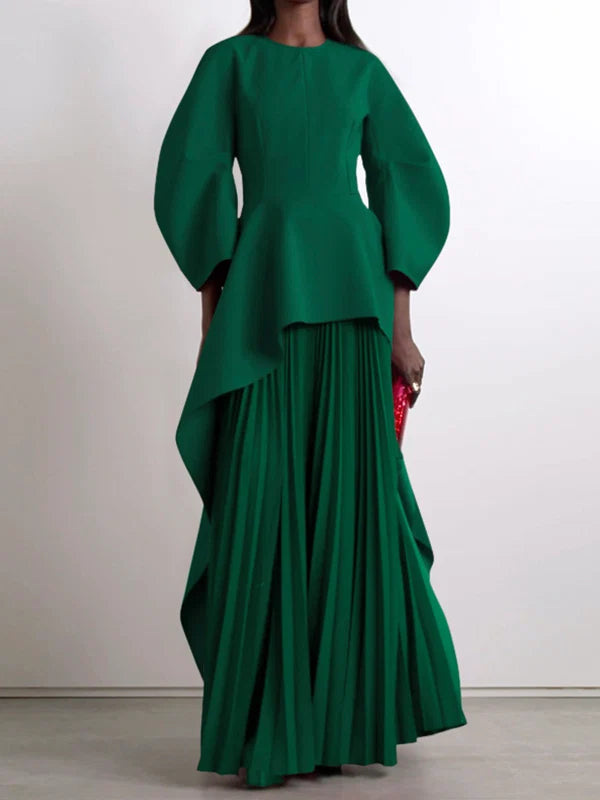 VESTIDO MAXI PLISSADO EM CAMADAS COM MANGA LONGA SOLTA E COR SÓLIDA