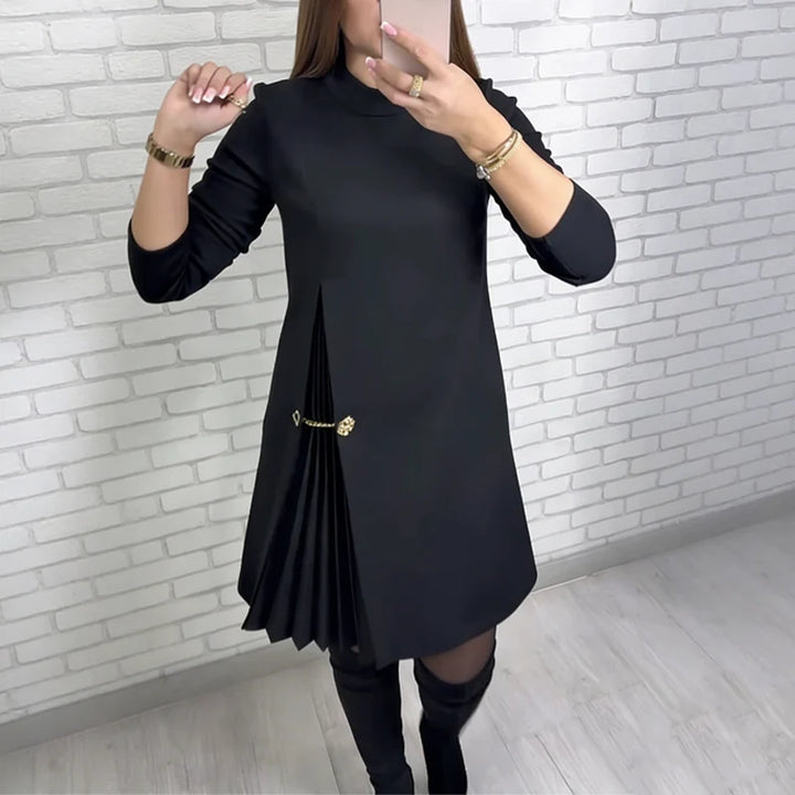 Minivestido De Cóctel Elegante Con Cuello Y Detalle Plisado