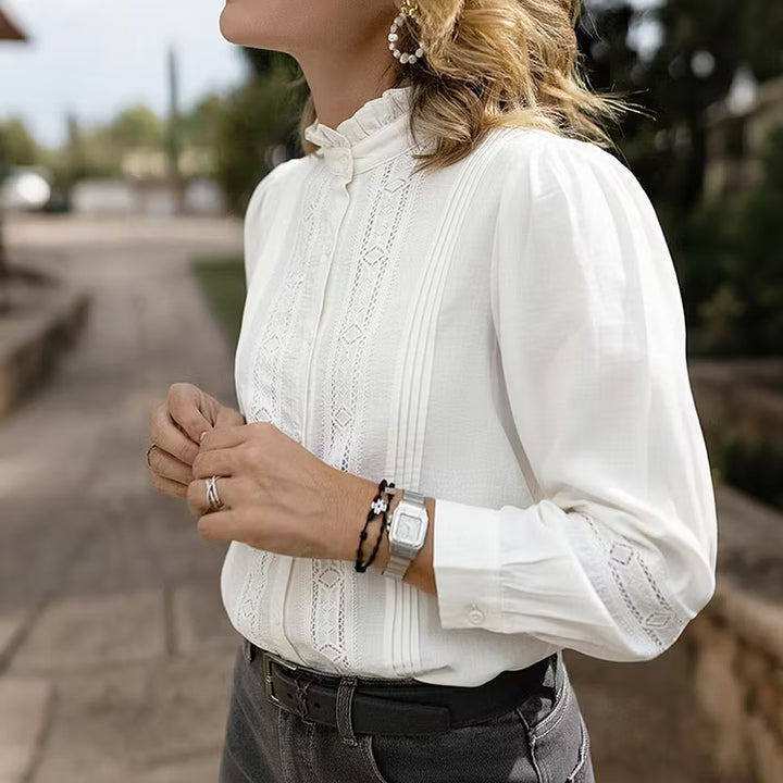 Blusa Elegante De Viscosa Con Encaje Floral Cuello Alto Y Botones Manga Larga
