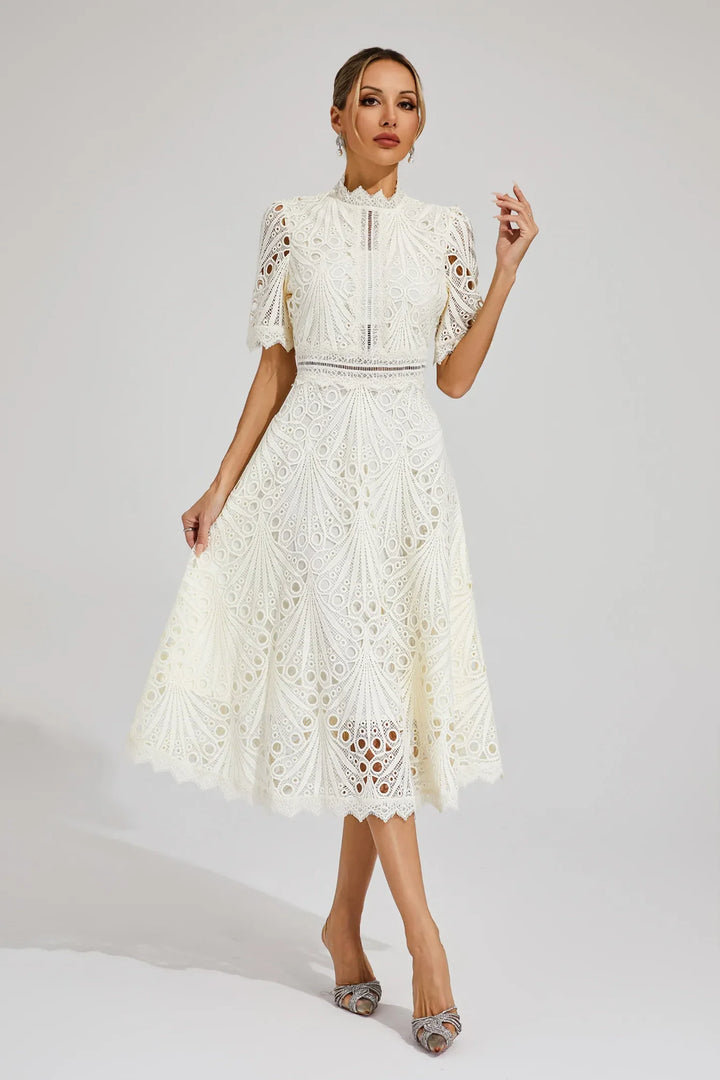 Pedro | vestido midi de renda e requinte