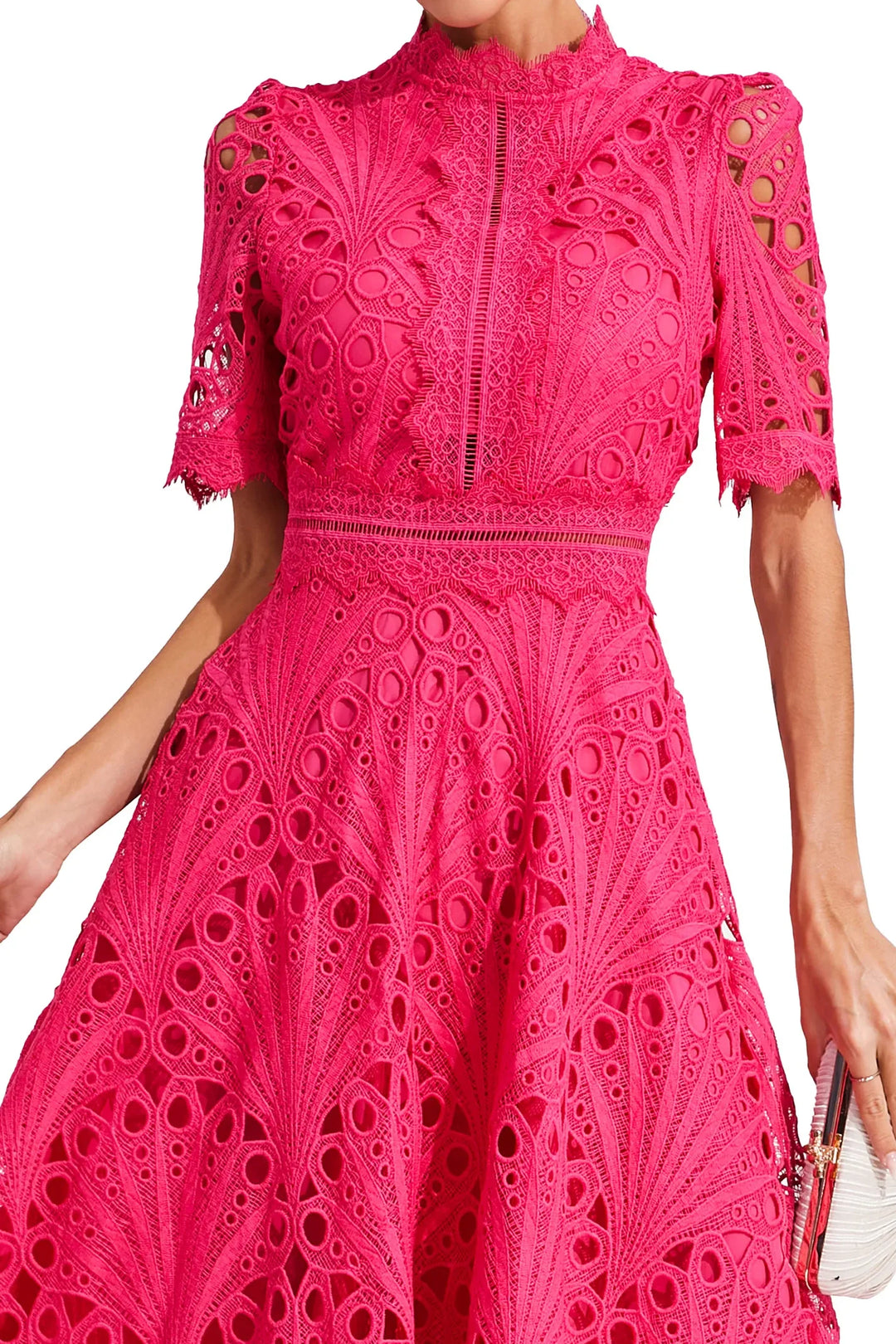 Pedro | vestido midi de renda e requinte