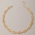Collar Corto Retro Dorado con Patrón