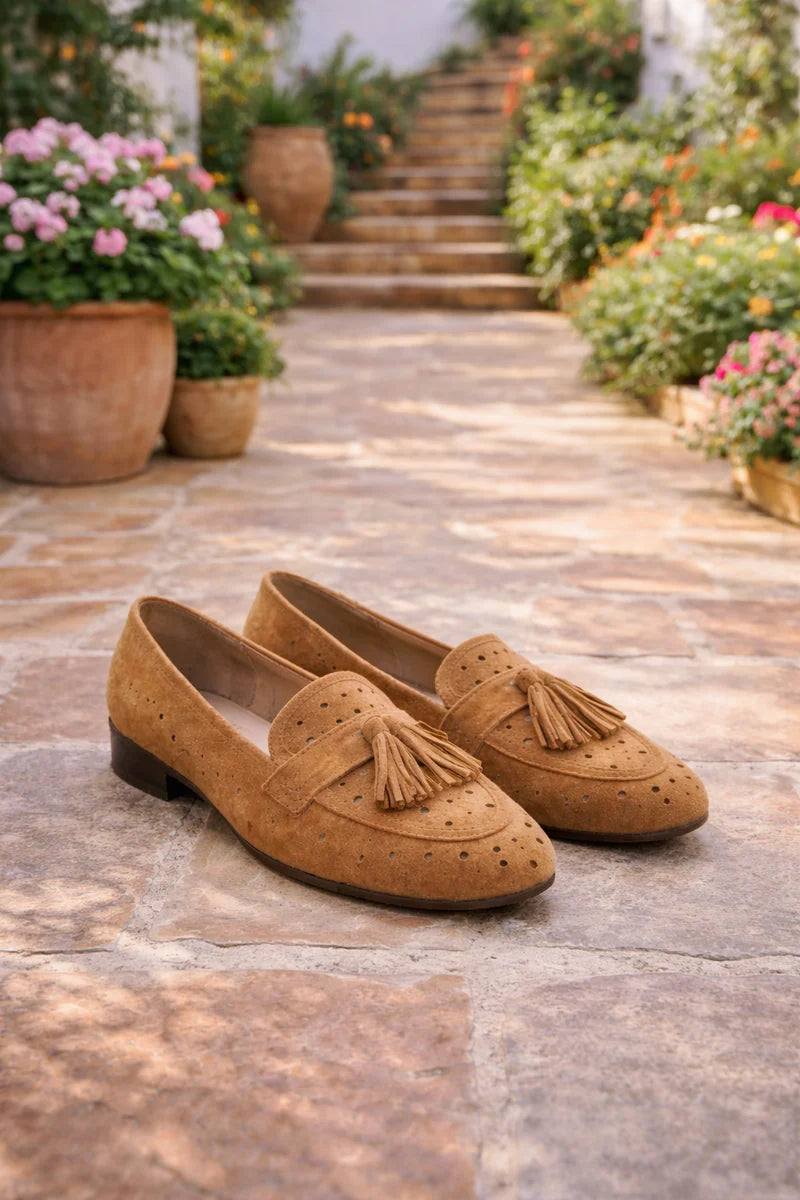 Mocasines De Ante Para Mujer Con Detalle Perforado Y Borla
