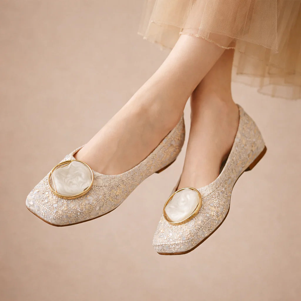 Orabella Flats | Zapatos Planos con Encaje y Medallón Marmoleado