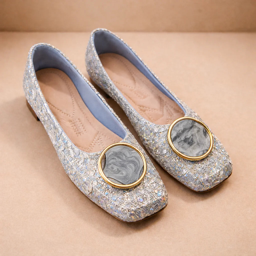 Orabella Flats | Zapatos Planos con Encaje y Medallón Marmoleado