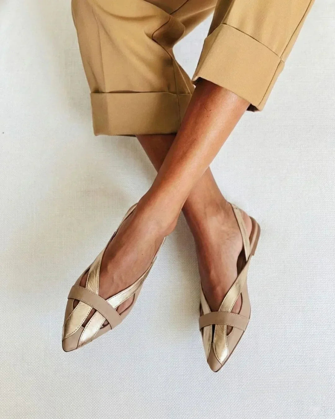 Bailarina Slingback Color Block Chic Con Punta Dorada