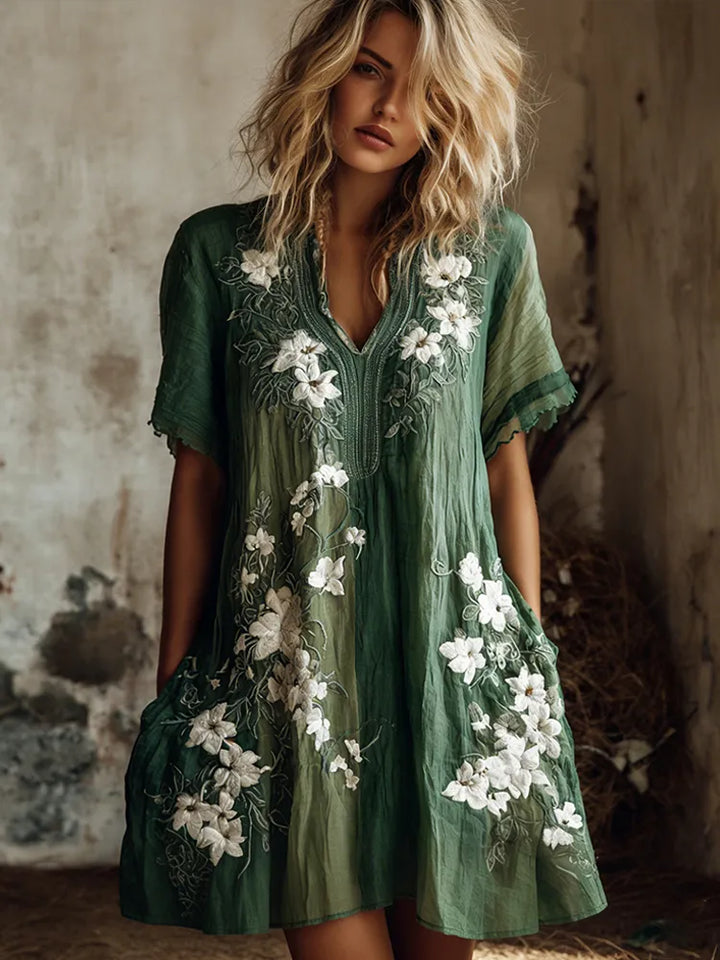 Vestido Verde Tie-dye Com Bordado Floral Branco E Decote Em V
