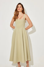 Amelia - vestido midi atemporal