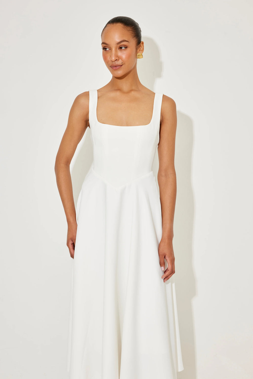 Amelia - vestido midi atemporal