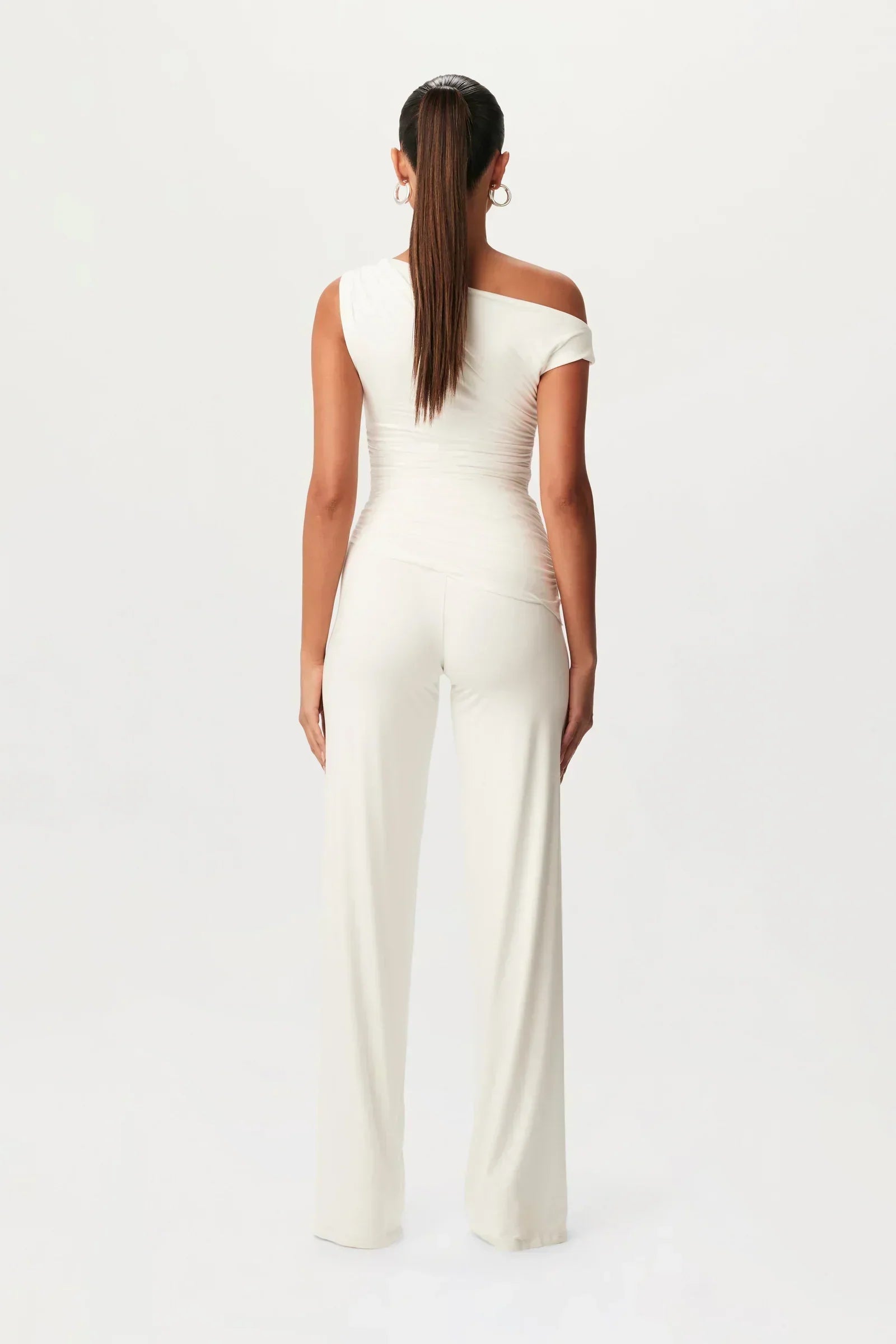 Lucía Ember - Conjunto Elegante Asimétrico