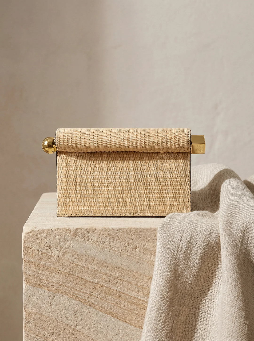 Clutch Elegante De Paja Tejida Con Solapa Para Ocasiones Especiales
