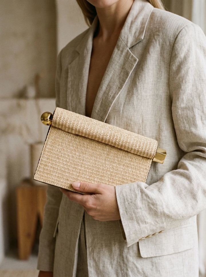 Clutch Elegante De Paja Tejida Con Solapa Para Ocasiones Especiales