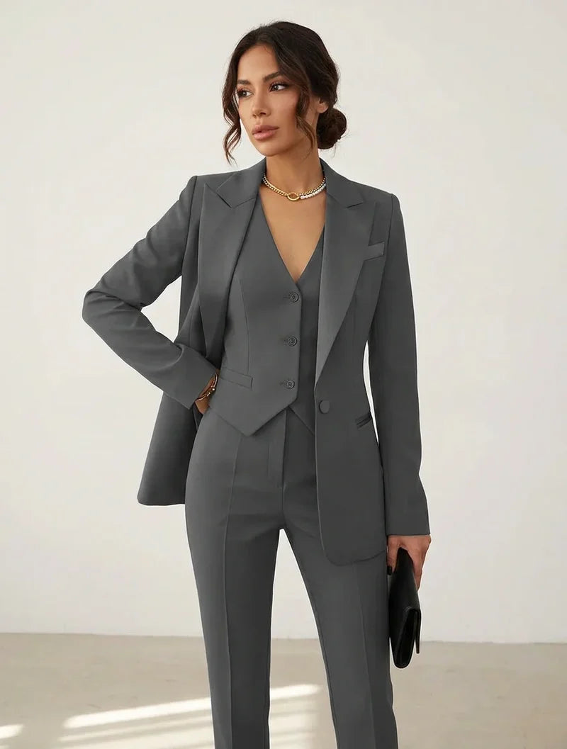 Conjunto De Três Peças Para Mulher - Blazer, Colete E Calças