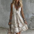 VESTIDO MIDI TIRANTES CUELLO V BORDADO ROSA BLANCA VINTAGE