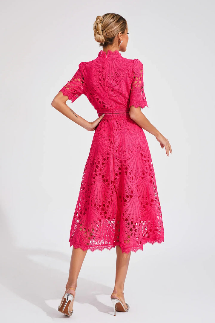 Pedro | vestido midi de renda e requinte