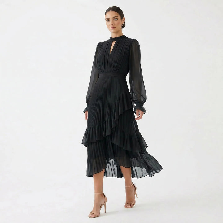 Mariana - Vestido Plissado Com Mangas Fluidas E Folhos Assimétricos