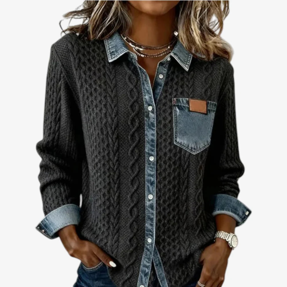 SHACKET FEMENINA DE PUNTO TRENZADO - CAPA CON BOTONES Y ACABADOS VAQUEROS PARA OTONO E INVIERNO