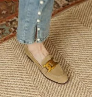 Mocasines Femeninos Clásicos Con Detalle Metálico Para Confort