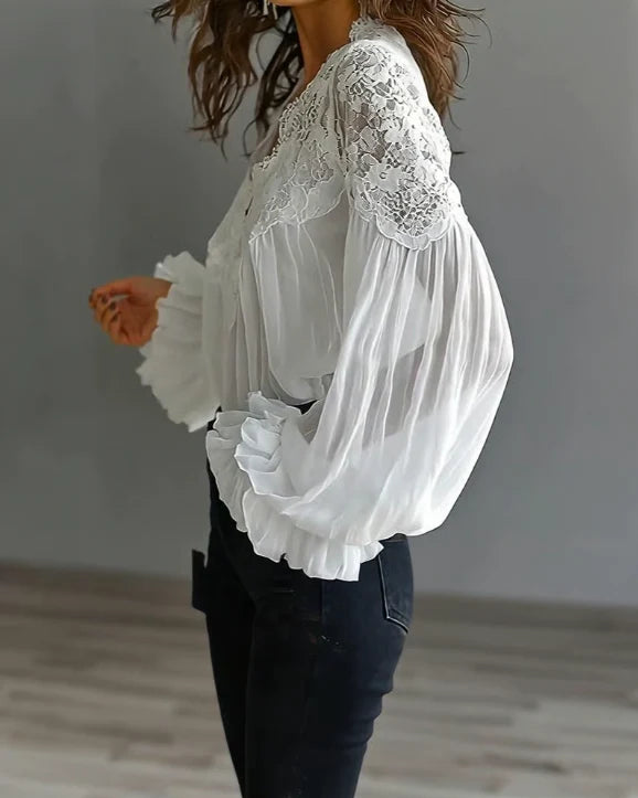 Eva | Blusa con encaje floral y mangas de farol