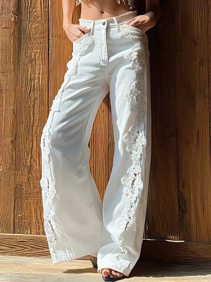 Vaqueros Vintage Bohemios De Mezclilla Lavada Con Paneles De Encaje Y Efecto Desgastado