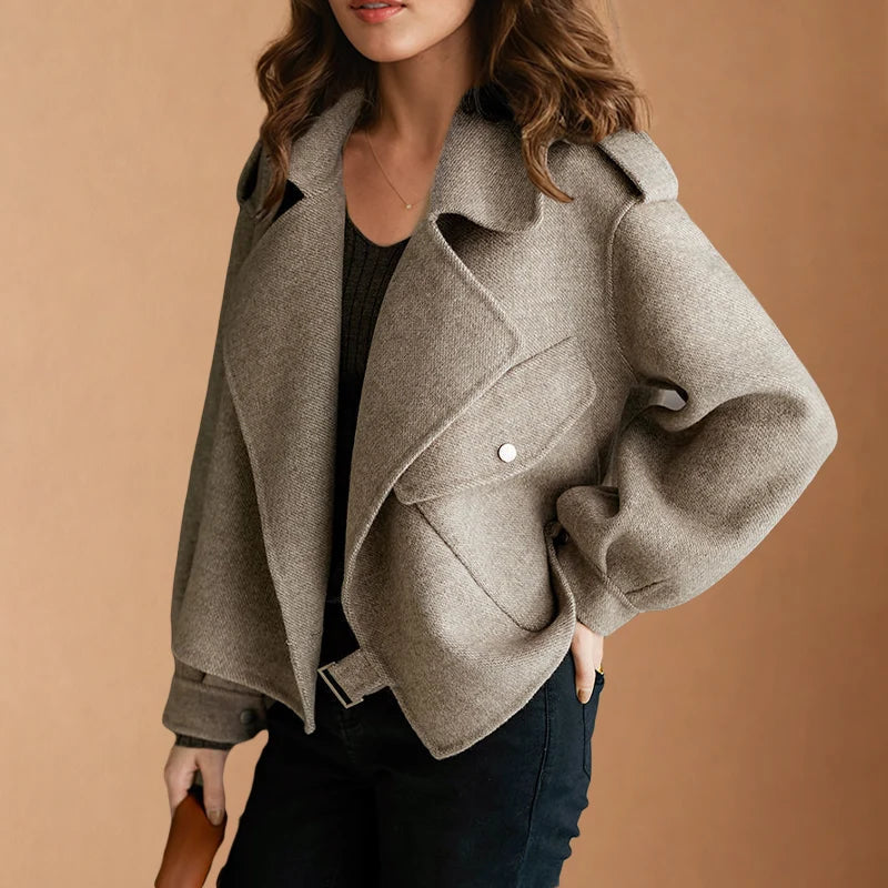 Lydia - Women's Relaxed-Fit Wool Coat with a Modern Style