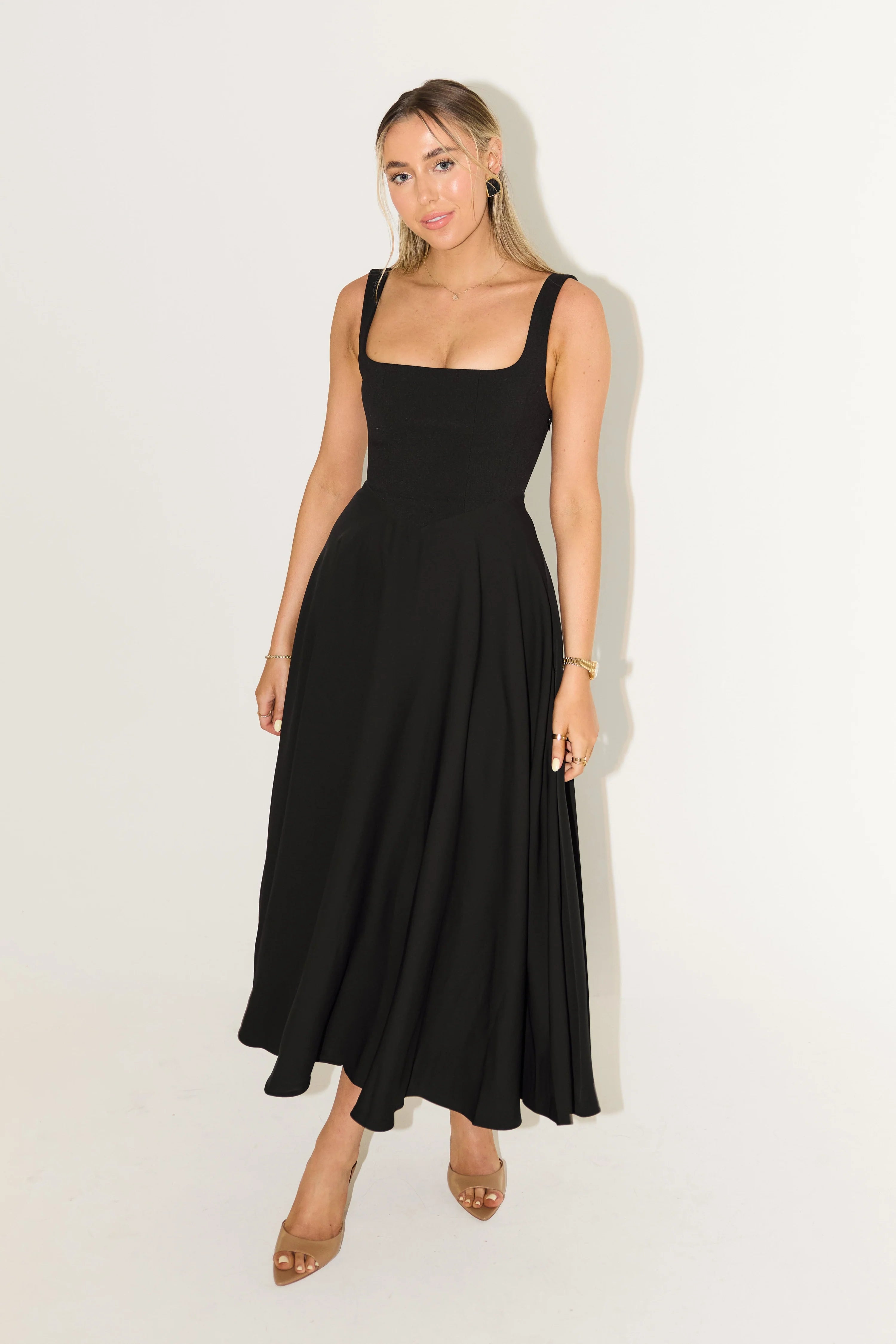 Amelia - vestido midi atemporal
