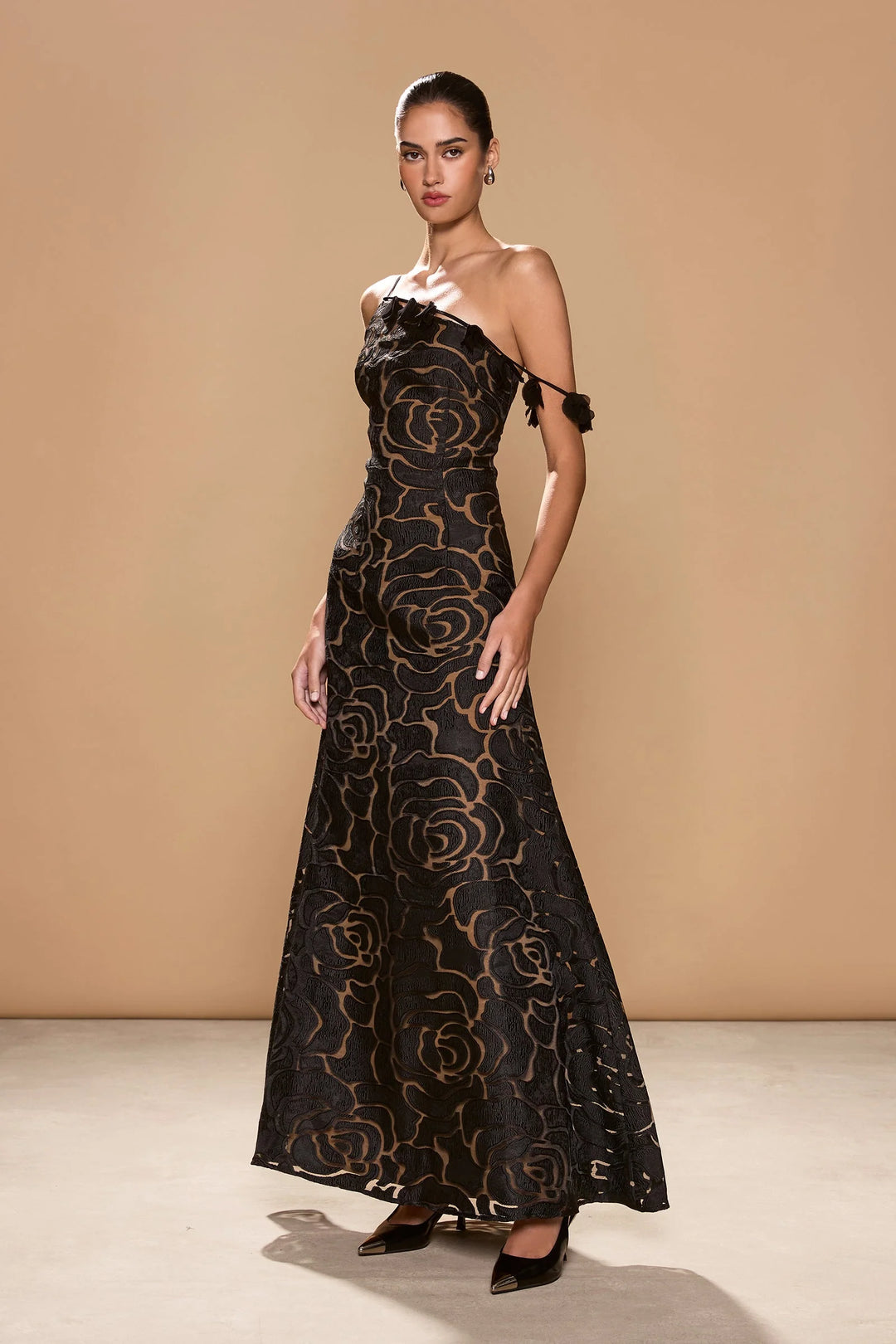 PALOMA | VESTIDO MAXI EN ENCAJE FLORAL