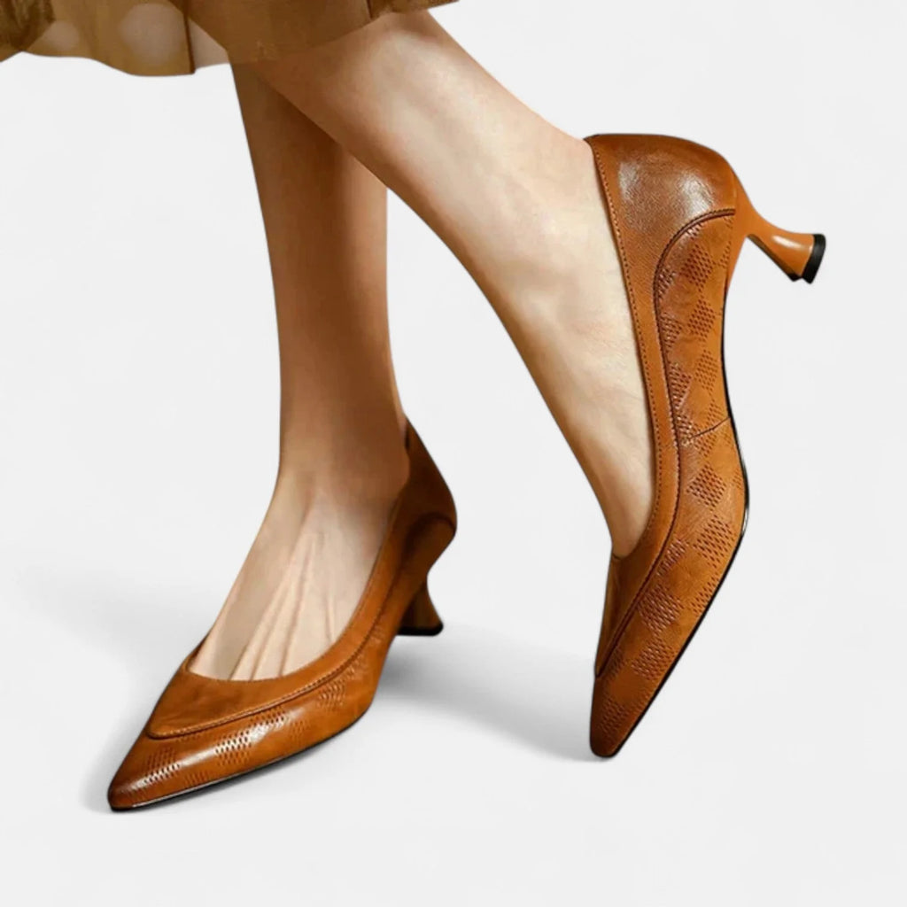 Amara | salón kitten heel de piel