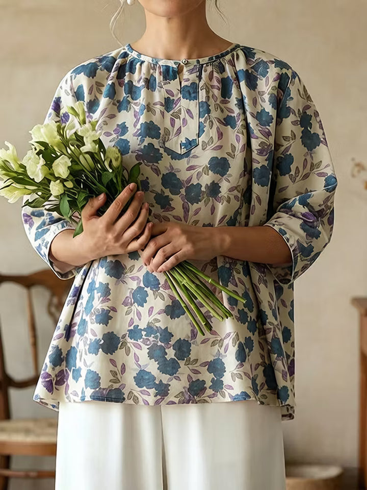 BLUSA FEMENINA EN LINO MIXTO CON ESTAMPADO FLORAL DELICADO