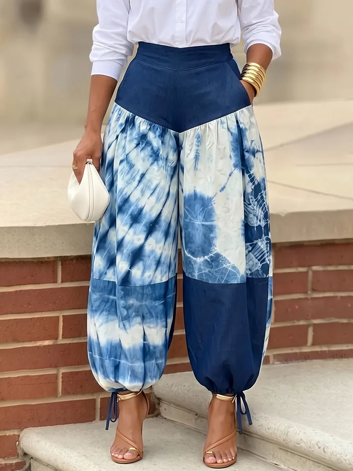 Pantalón De Cintura Alta Con Estampado En Colores Contrastantes Y Amarre En El Tobillo