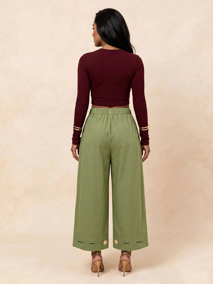 Pantalón De Pierna Ancha Con Bolsillos, Pliegues, Elástico Y Botones En Color Sólido